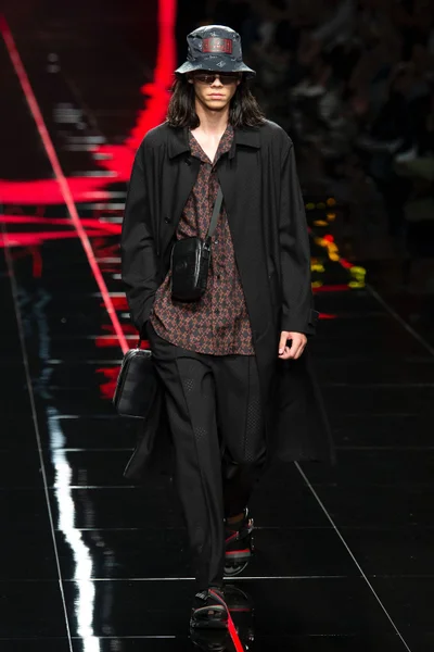 Look 1